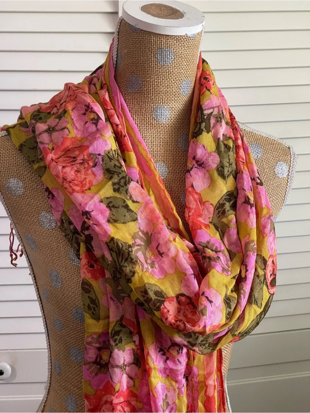 Isaac Mizrahi Live! floral scarf like new